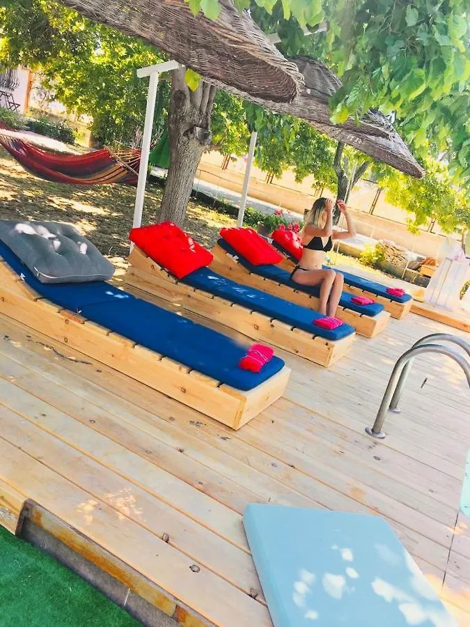 Mursel Garden Hotel Κουσάντασι Δωμάτια σε οικογενειακή κατοικία