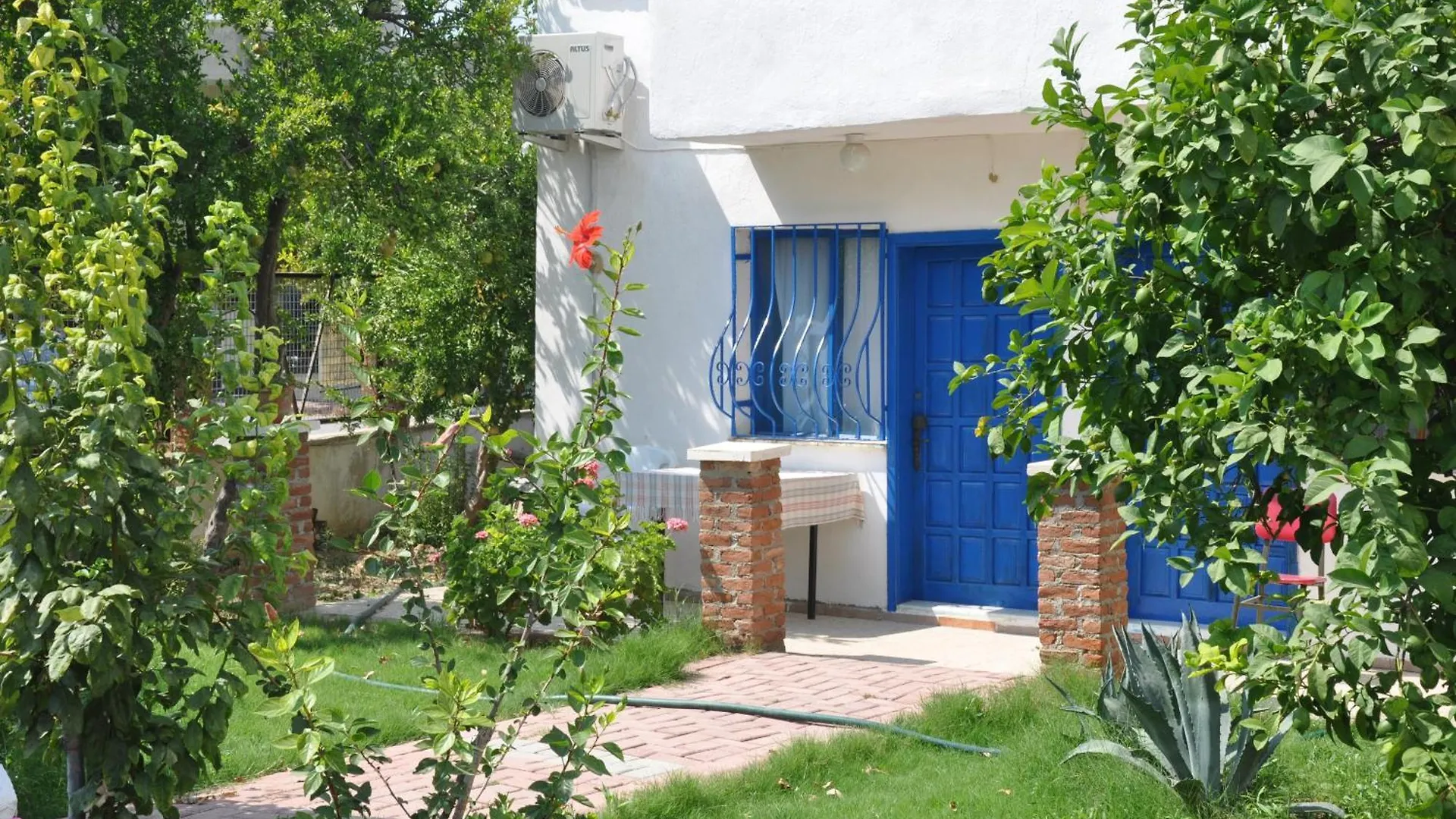 Mursel Garden Hotel Κουσάντασι Δωμάτια σε οικογενειακή κατοικία