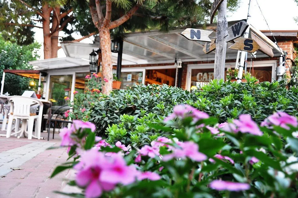 Mursel Garden Hotel Κουσάντασι