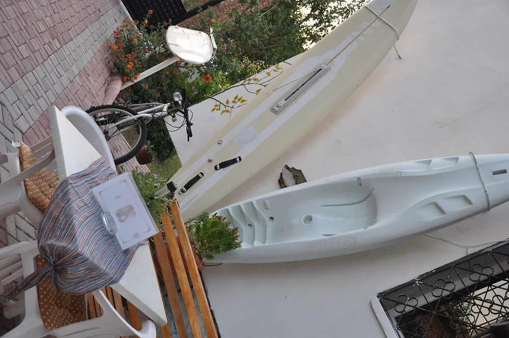 Mursel Garden Hotel Κουσάντασι