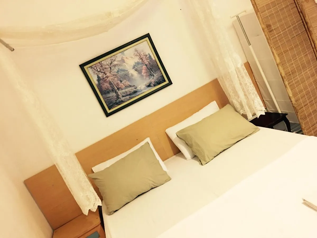 Δωμάτια σε οικογενειακή κατοικία Mursel Garden Hotel Κουσάντασι Τουρκία