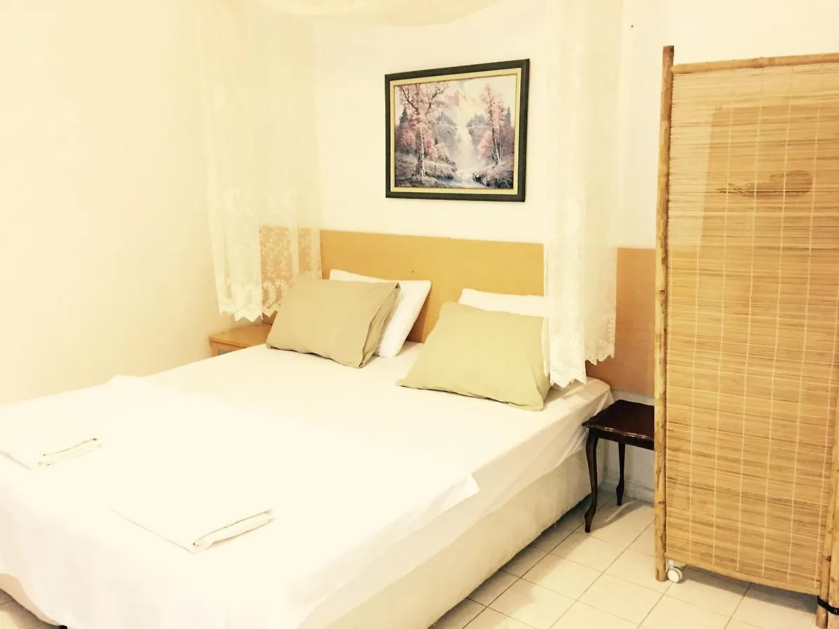 Mursel Garden Hotel Κουσάντασι Δωμάτια σε οικογενειακή κατοικία